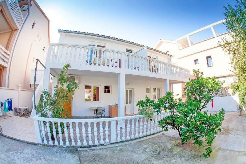 Usancevic Aparthotel *