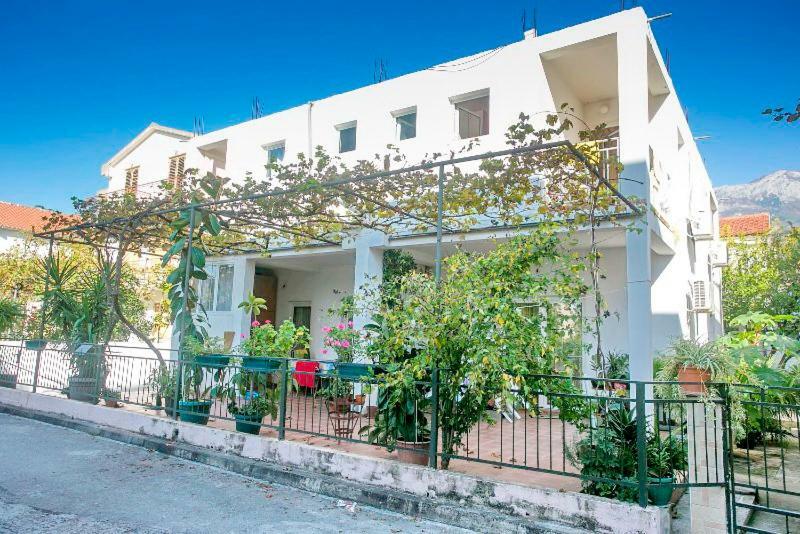 Usancevic Aparthotel *